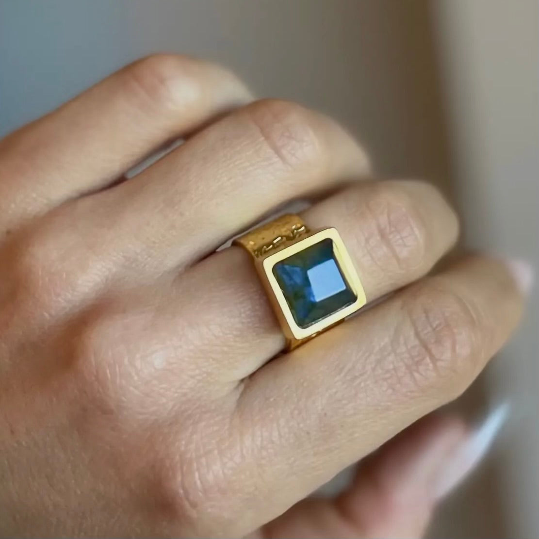 Presence Labradorite Ring