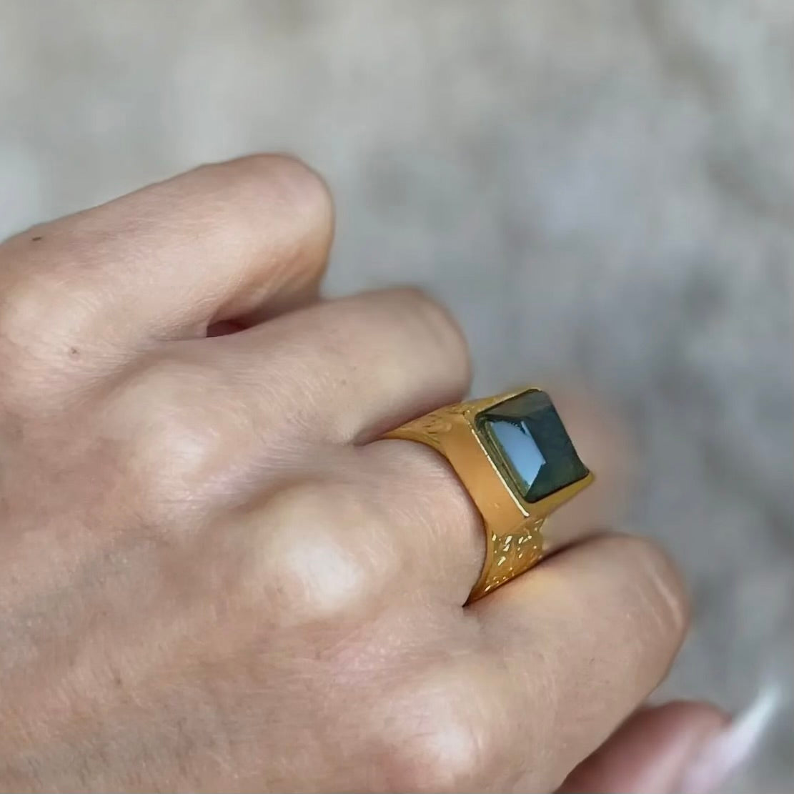 Presence Labradorite Ring