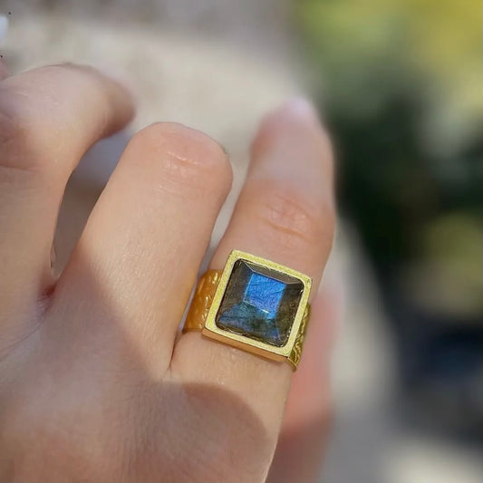 Presence Labradorite Ring