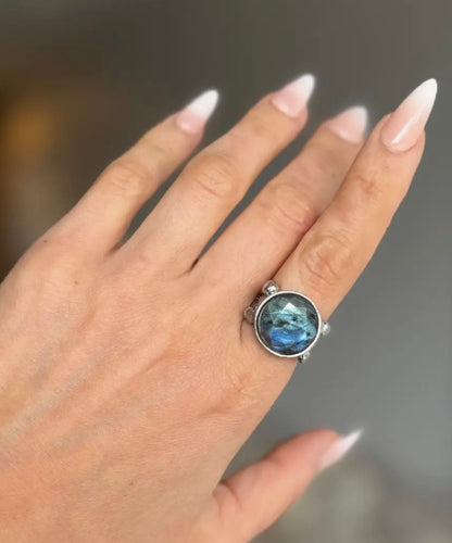 Luna Labradorite Ring| Round