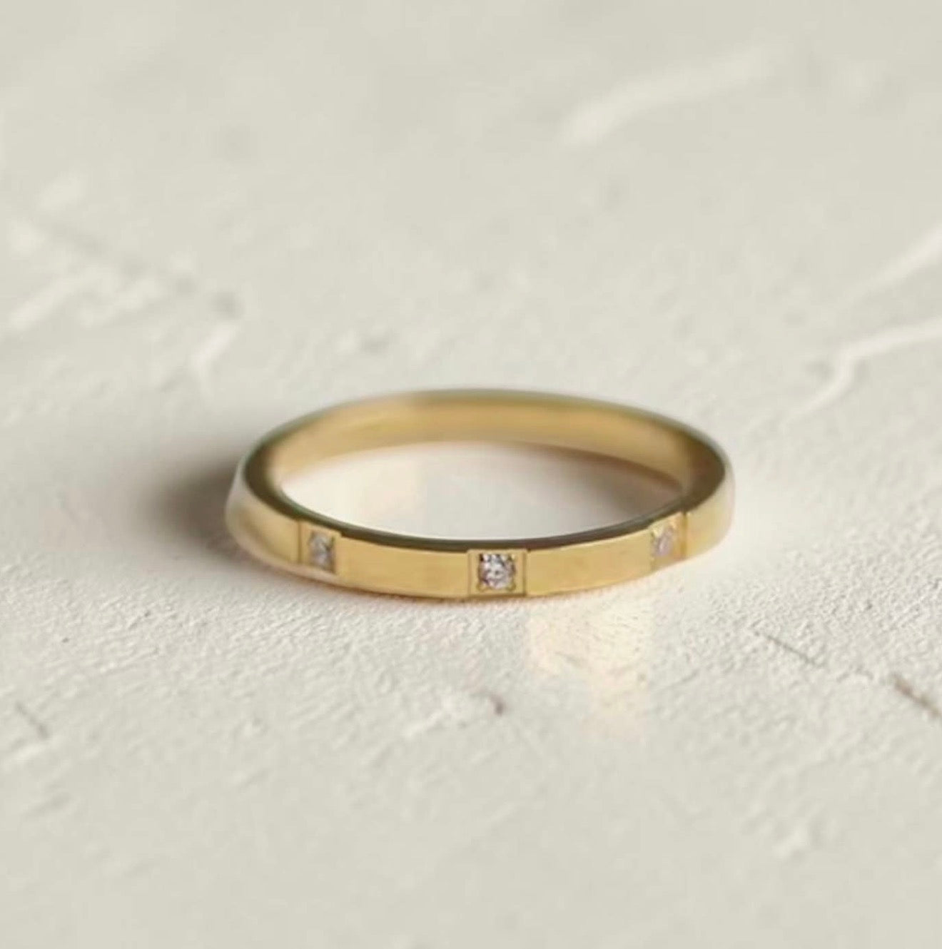Elle Ring