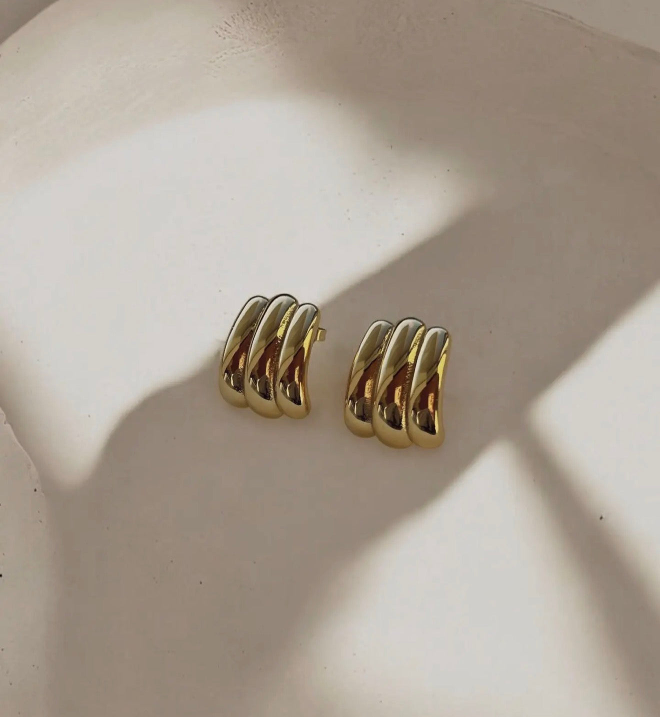 Simone Studs